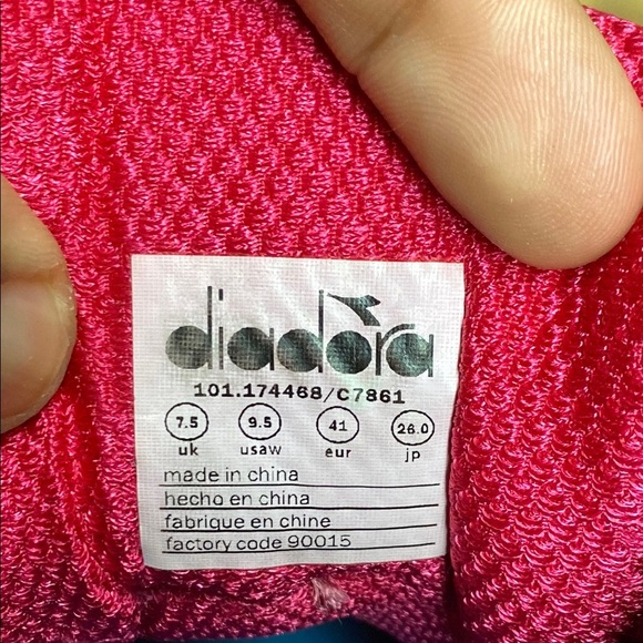 Diadora Mythos 3 BluShield Running Sneakers Bundle - Picture 12 of 17